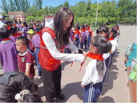 太原万柏林区长风西街街道：情暖童心 与爱同行