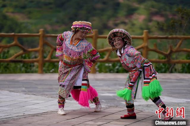 云南大理：苗族乡村女医生的“双重”梦想