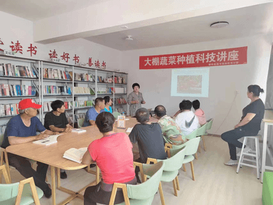 辽宁省朝阳县杨树湾镇：党建红引领书香浓 农家书屋点亮乡村新风尚