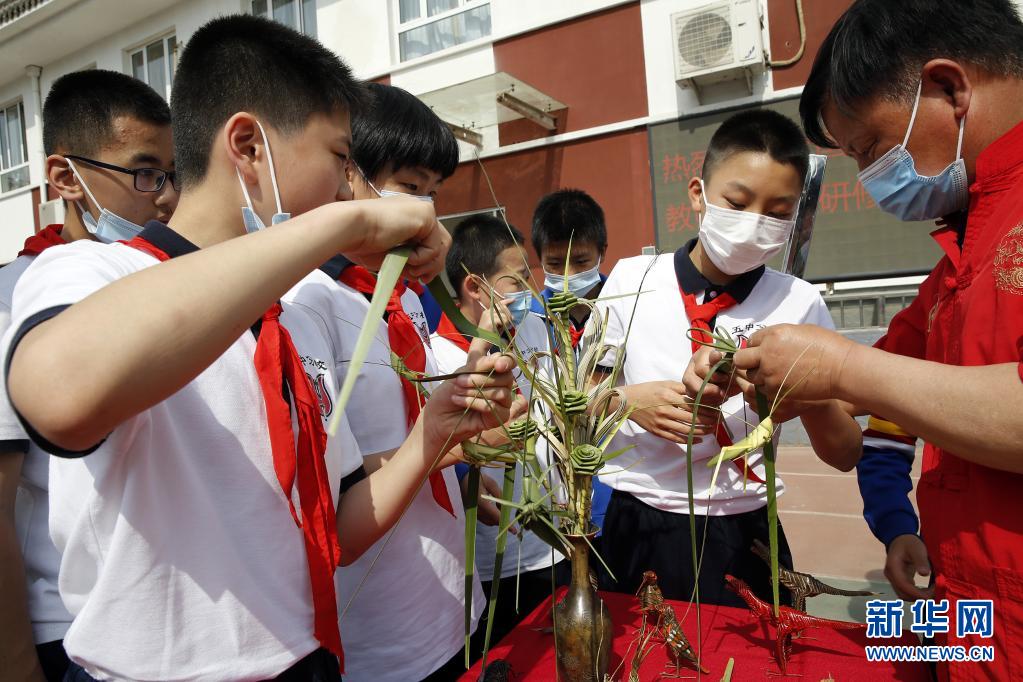 北京非遗文化走进中学校园