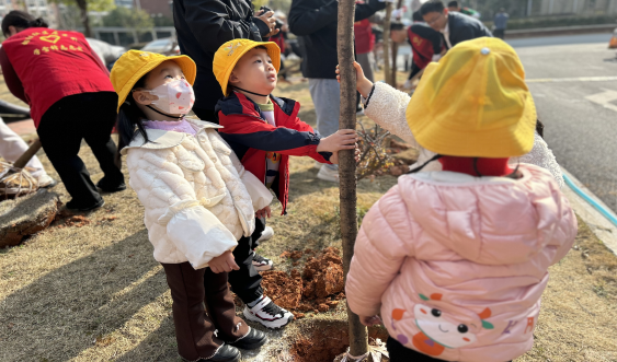 湖北武汉江夏经济开发区向阳社区：公益之路 携手同行｜雷锋月系列活动暖心呈现！