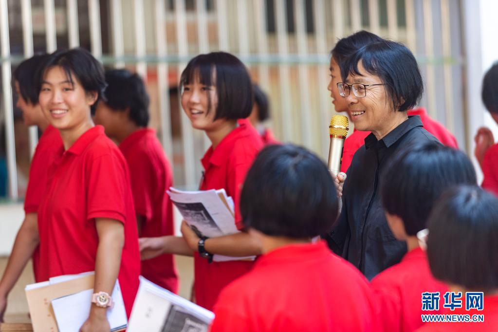 张桂梅：点亮大山女孩梦想的“校长妈妈”