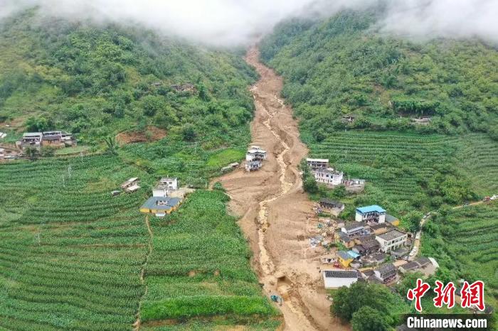 云南保山发生一起泥石流灾害 造成2人遇难