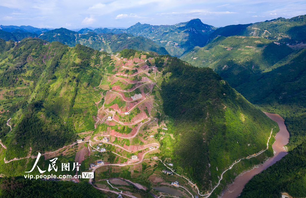 四川泸州：乌蒙山区的扶贫路