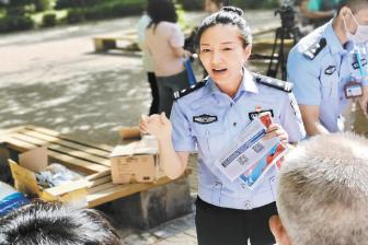 北京朝阳反诈中心一线女民警：争分夺秒与骗子“抢人”