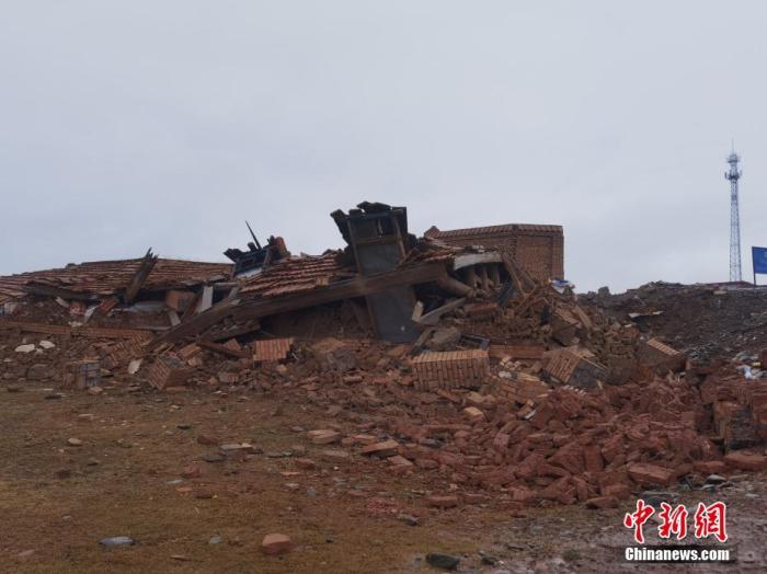 青海玛多7.4级地震致3.5万人受灾 两部门调拨物资救灾