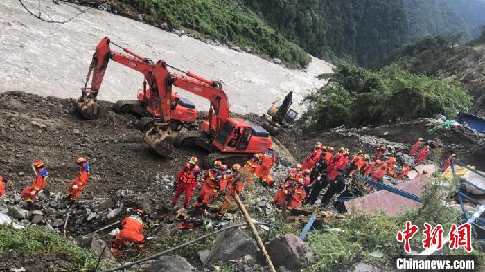 四川天全县山洪泥石流灾害已致7人失联7人死亡