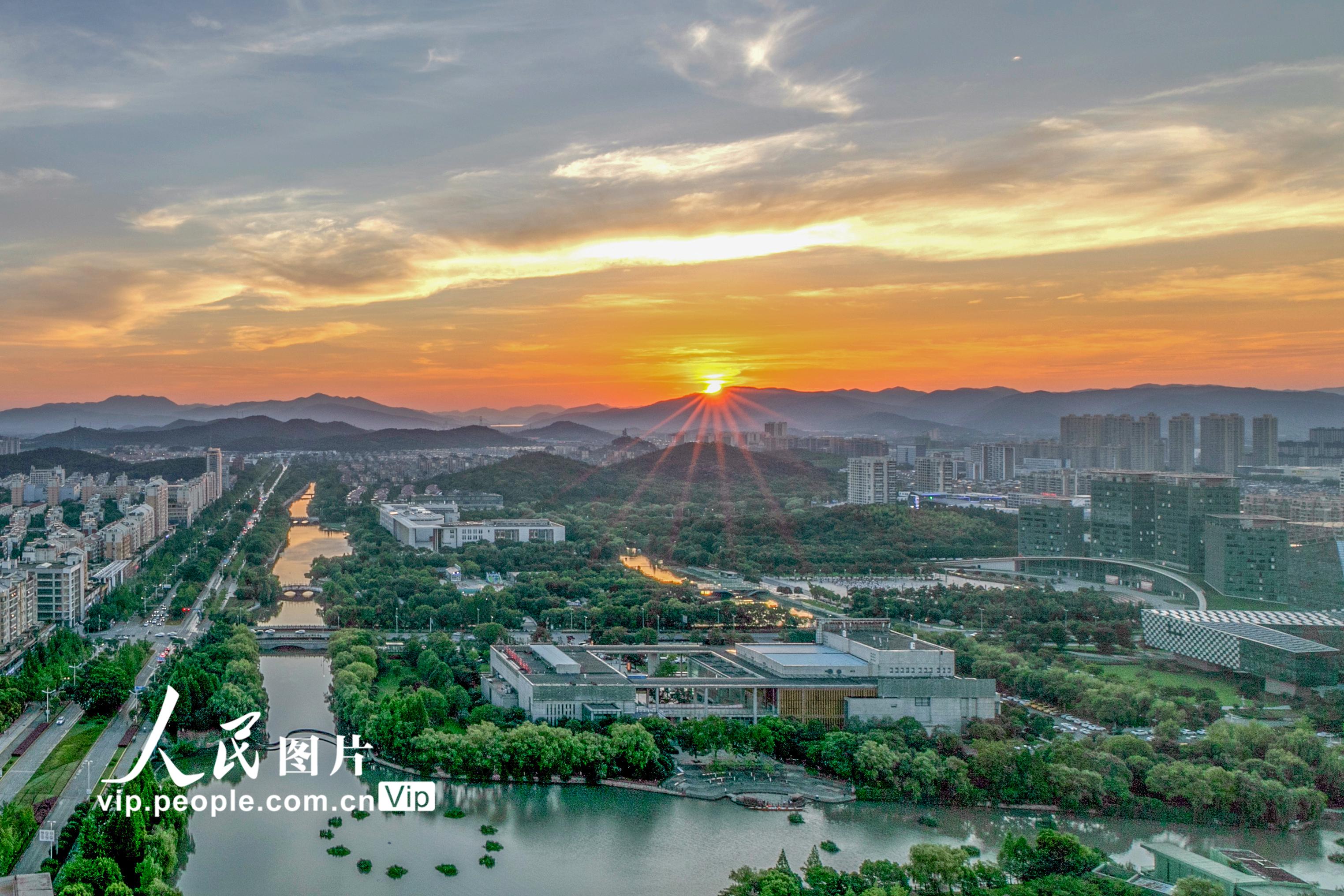 浙江长兴：山水融城 夏夜之美