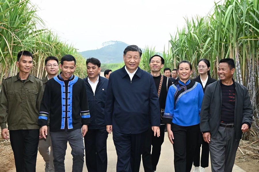 习近平在广西来宾市考察调研