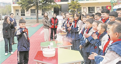 以科学教育塑造未来人才